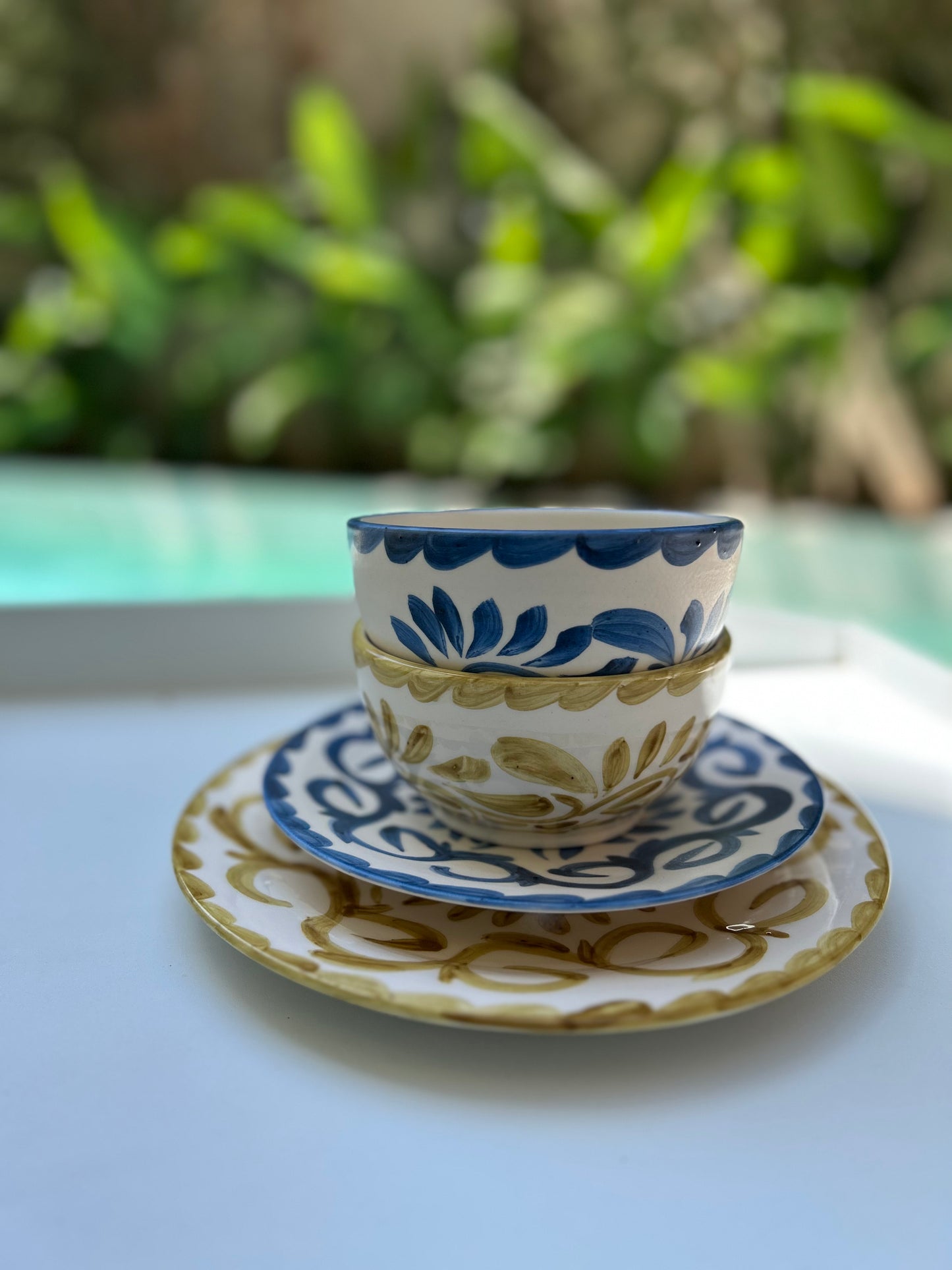 Ionic-Inspired Tableware in mustard yellow color